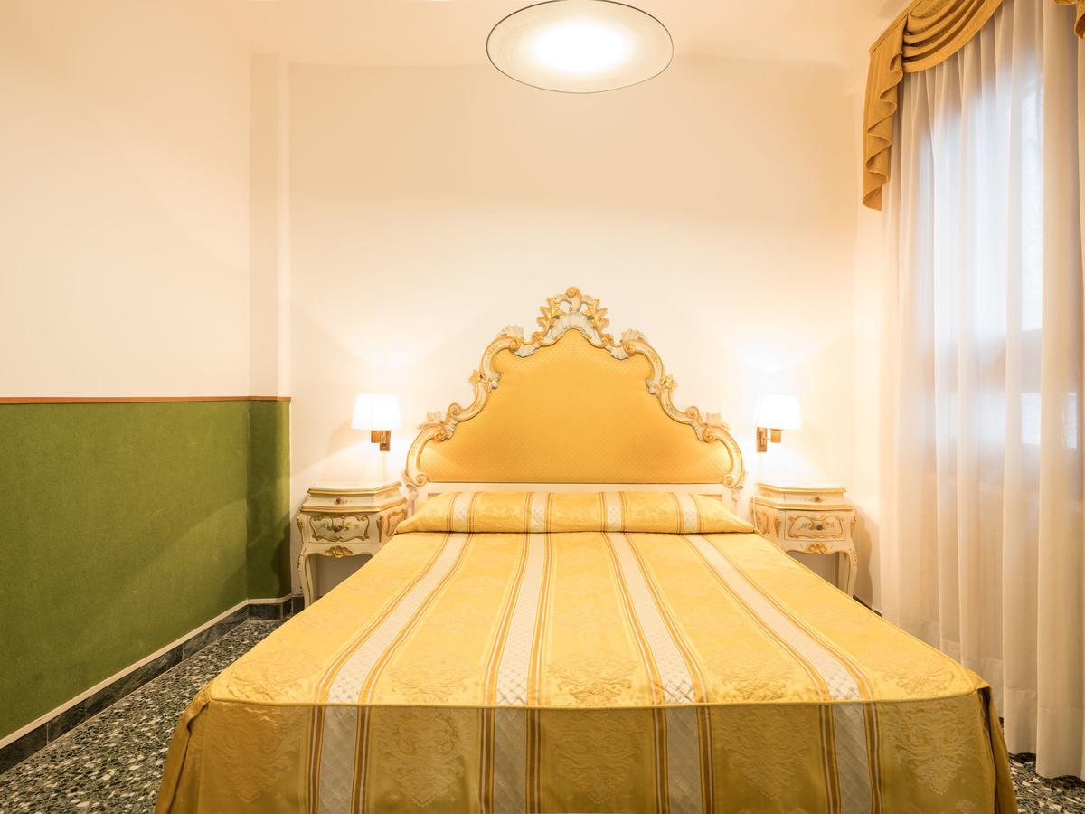 Chambre Double Supérieure - Vue sur Canal